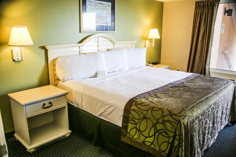 Beachcomber Beachfront Hotel, A By The Sea Panama City Beach